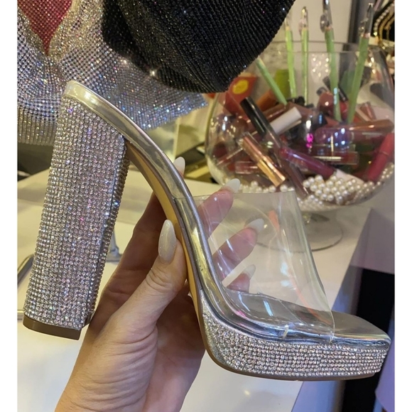 𝙉𝙀𝙒 𝙄𝙉!🖤🎥DIAMONDS HEEL - SILVER - Picture 6 of 7